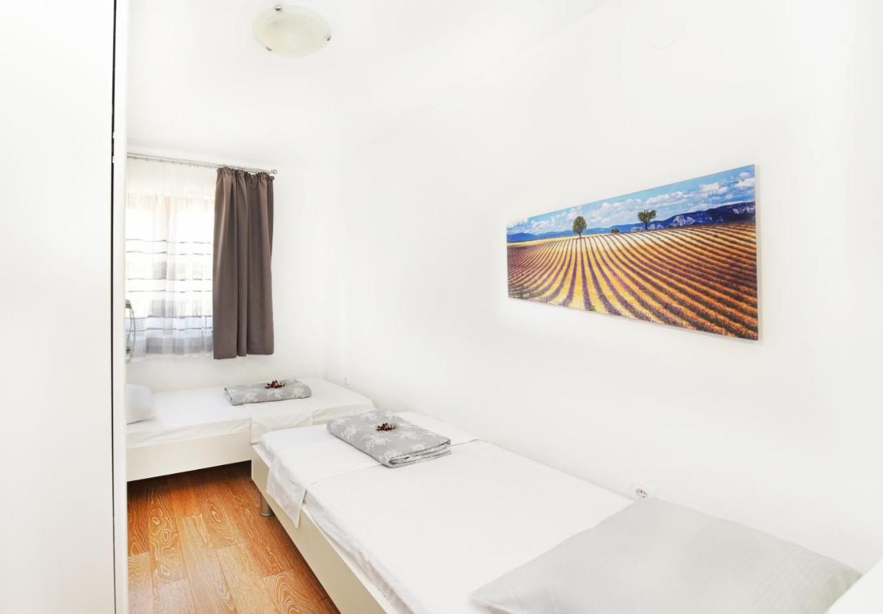 Apartments Mirasol Umag Exterior photo