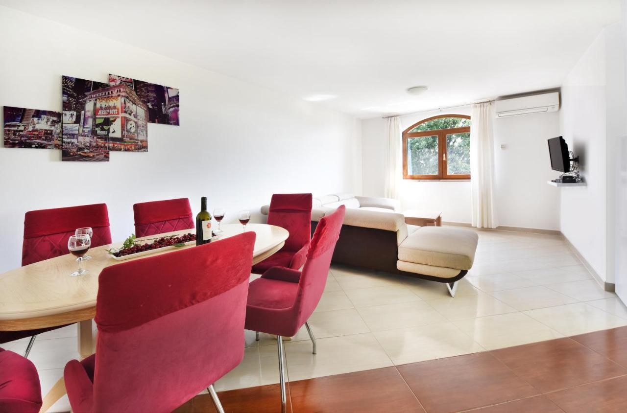 Apartments Mirasol Umag Exterior photo